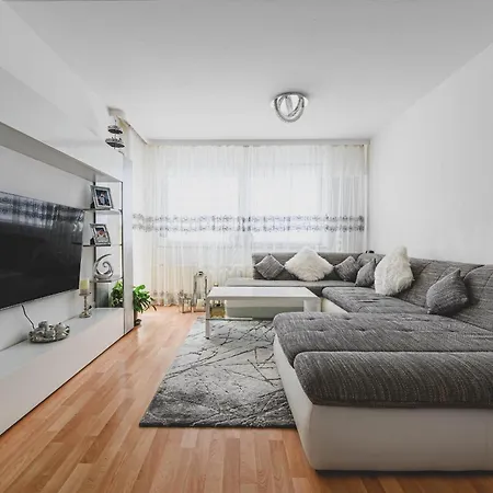 Apartment Cozy 3 Near Exhibition Centre