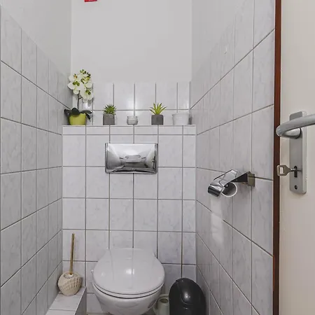 Cozy 3 Near Exhibition Centre Apartment Hannover